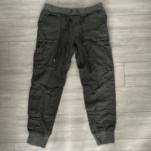 Aritzia community cargo pants size m